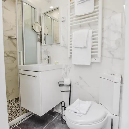 Appartamento Cmg Faubourg Saint-martin / Chaudron Parigi