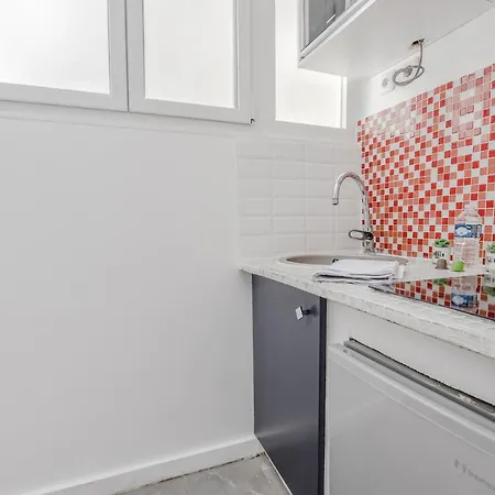 Apartment Cmg Faubourg Saint-martin / Chaudron